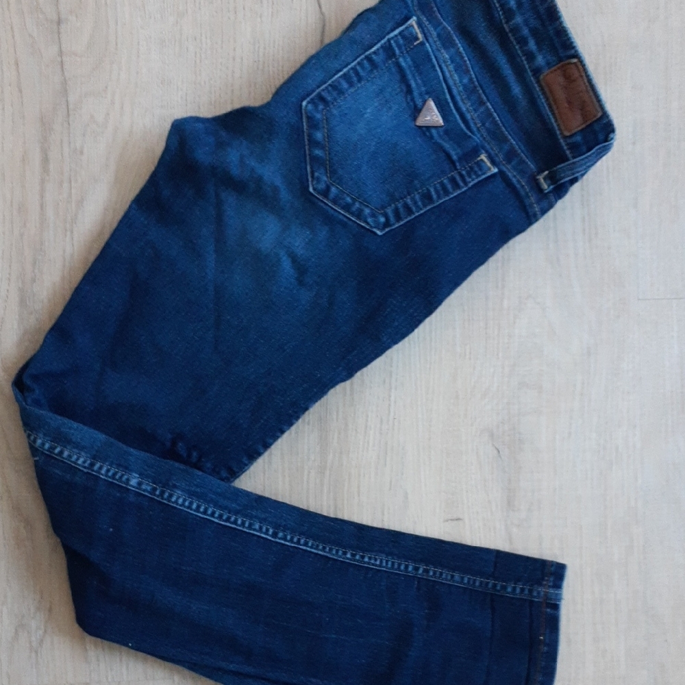 GUESS JEANS